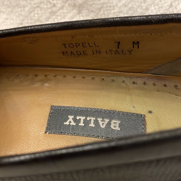 Size 7 Ballys snake skin loafers. Shoe trees included. Rarely worn. - Picture 5 of 7